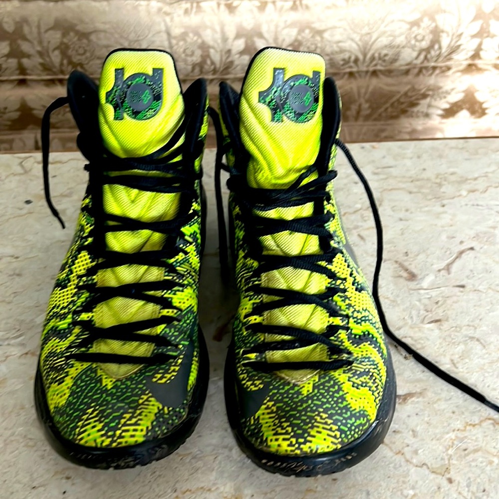 NikeID Mens Zoom Sneakers US10